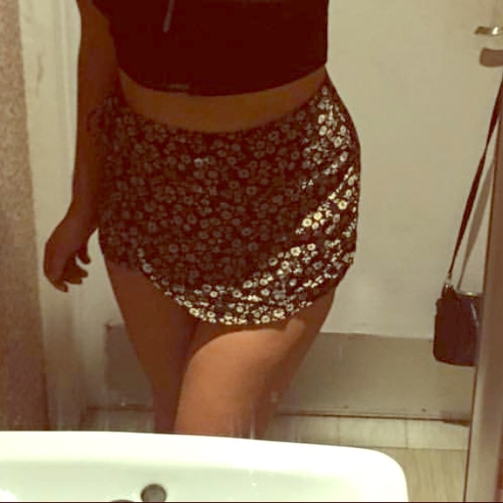 Forever 21 high wasted skirt